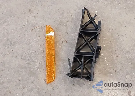 2021 Kia Telluride Lx z USA, uszkodzony, nr VIN 5XYP24HC1MG130674